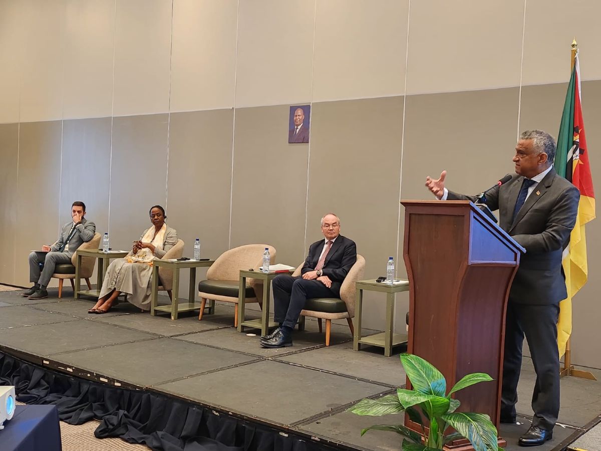 foto de encontro com parceiros de cooperacao